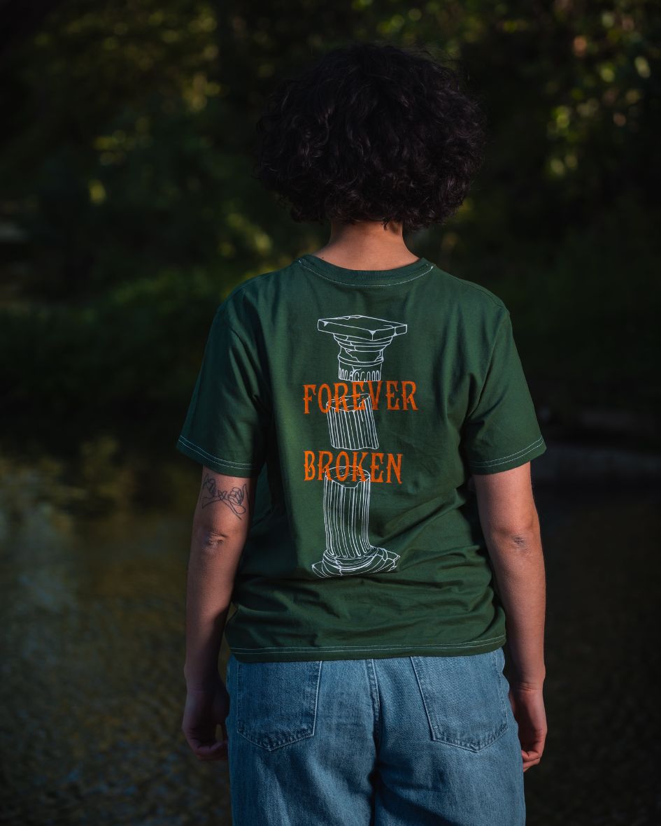 T-shirt Broken